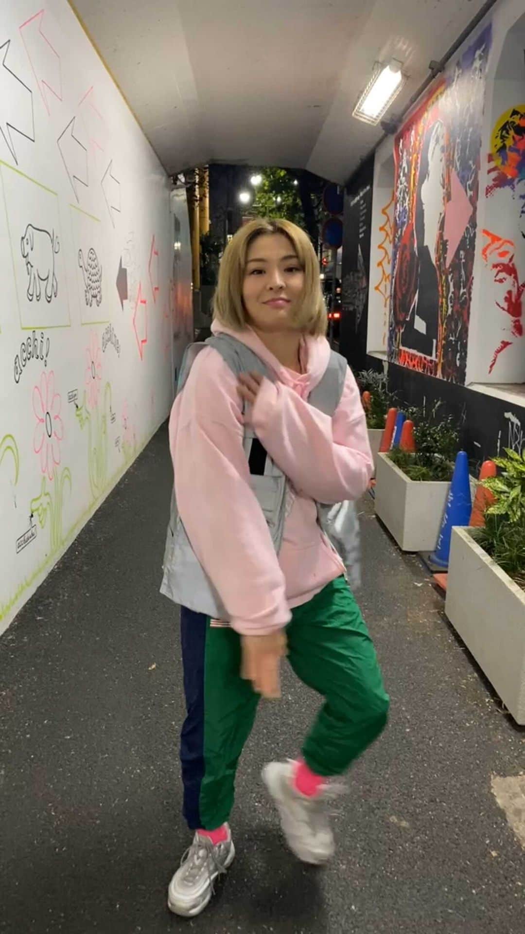 A-NONのインスタグラム：「#dance #waacking #freestyle #tokyo  #whiteouttokyo」