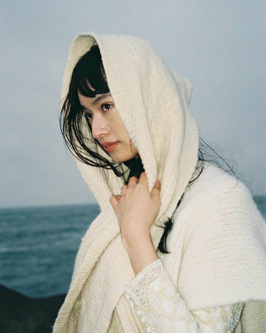 haru wagnusのインスタグラム：「Grey flow ㅤㅤㅤㅤㅤㅤㅤㅤㅤㅤㅤㅤㅤ ㅤㅤㅤㅤㅤㅤㅤㅤㅤㅤㅤㅤㅤ ㅤㅤㅤㅤㅤㅤㅤㅤㅤㅤㅤㅤㅤ #naturaclassica」