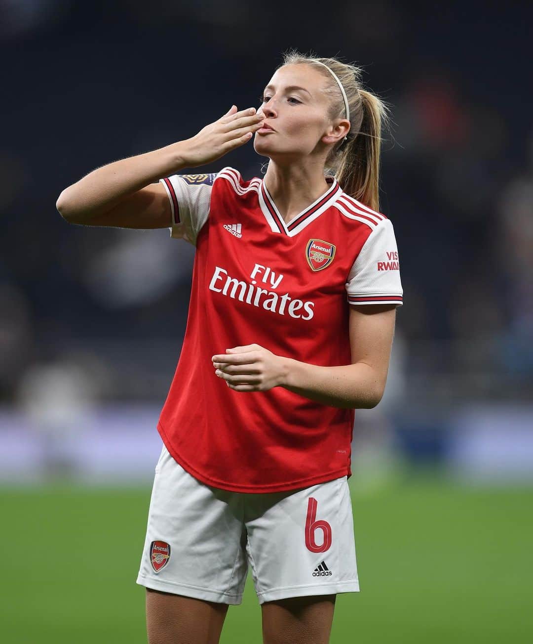 Arsenal Ladiesさんのインスタグラム写真 - (Arsenal LadiesInstagram)「🗓 #OTD in 2019... @leahwilliamsonn made her 100th Arsenal appearance! ❤️」1月13日 20時15分 - arsenalwfc