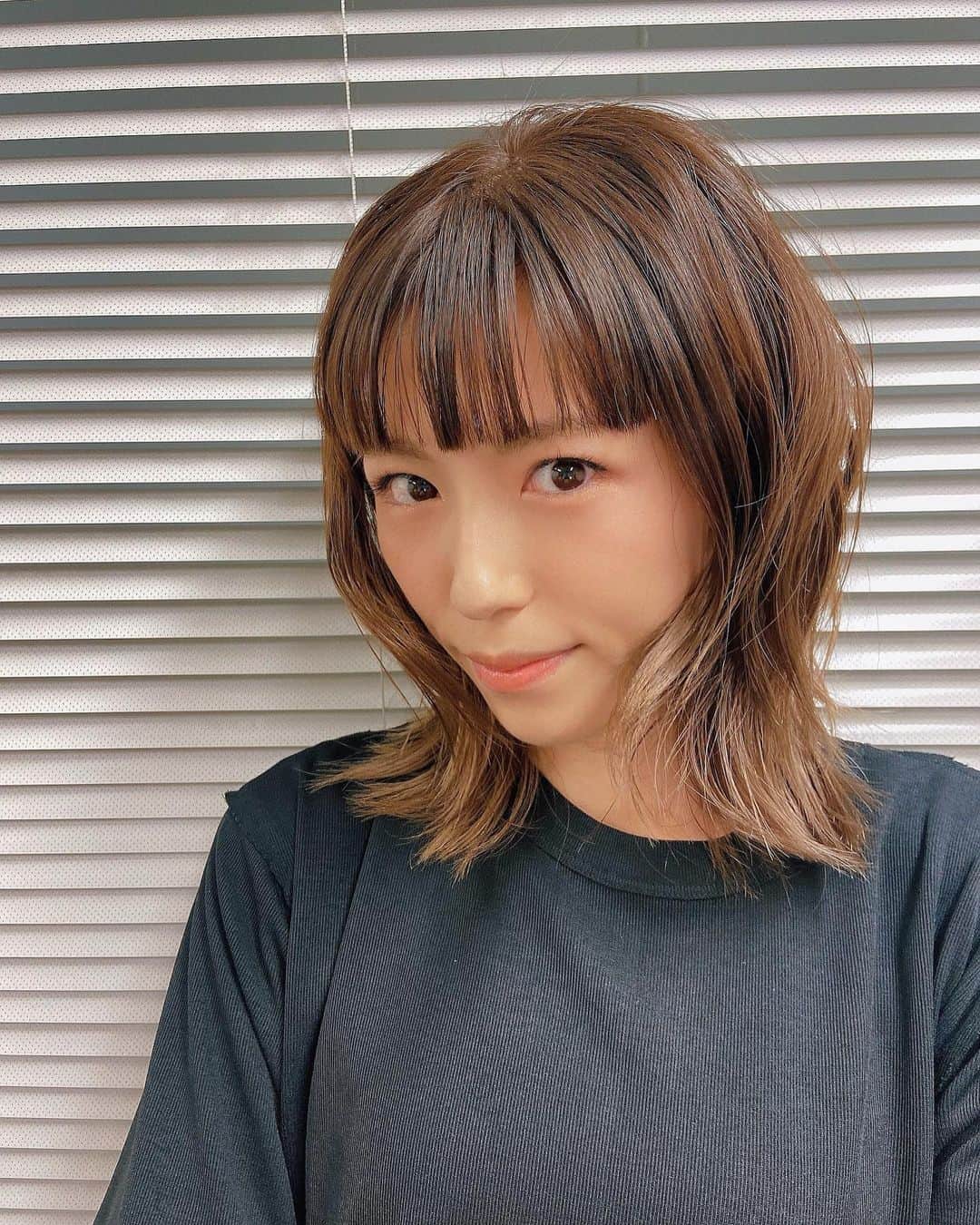 若槻千夏さんのインスタグラム写真 - (若槻千夏Instagram)「飽きちゃって 久々に髪型変えました。  令和ウルフ！」1月13日 20時11分 - wakatsukichinatsu