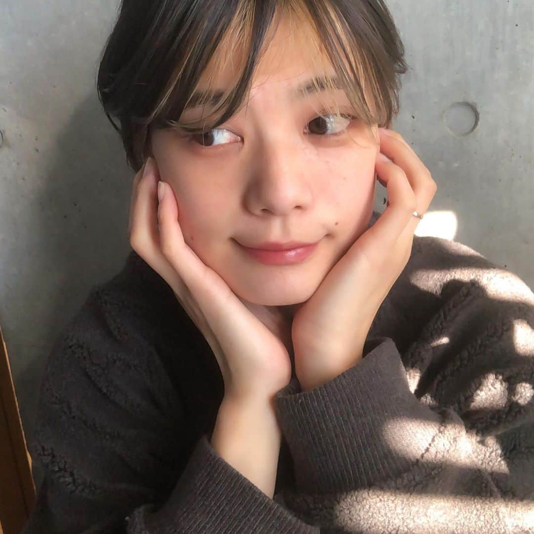 石川瑠利子のインスタグラム：「. . 愛用しているOPERAのリップ💋 リップティントからブラウンリップが😍💕 シアーリップカラーからはカカオキスが復刻店頭発売するんだって✨✨ マスクにもつきにくいので本当におすすめ🙆🏻‍♀️❤️ 私がつけているのはブラウンリップだよ💄💄💄 . . #cosme #instabeauty #pr #オペラブラウンリップ #リップティント #ティントリップ」