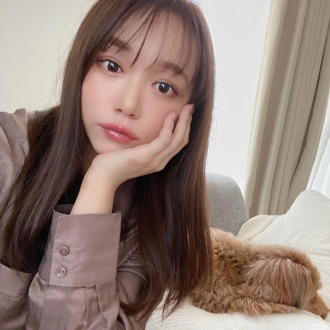 瀬賀しお（せがしぃ）さんのインスタグラム写真 - (瀬賀しお（せがしぃ）Instagram)「やっと目の腫れが完治したので... 久しぶりにメイク動画撮ろうかな！ 最近のメイクお気に入りなの！！ 無駄に濃くせず、、大事な部分だけしっかり！みたいな☝🏼✨ そのポイントを動画で紹介するね☺️  #youtube #youtuber #メイク」1月13日 20時19分 - segashiori