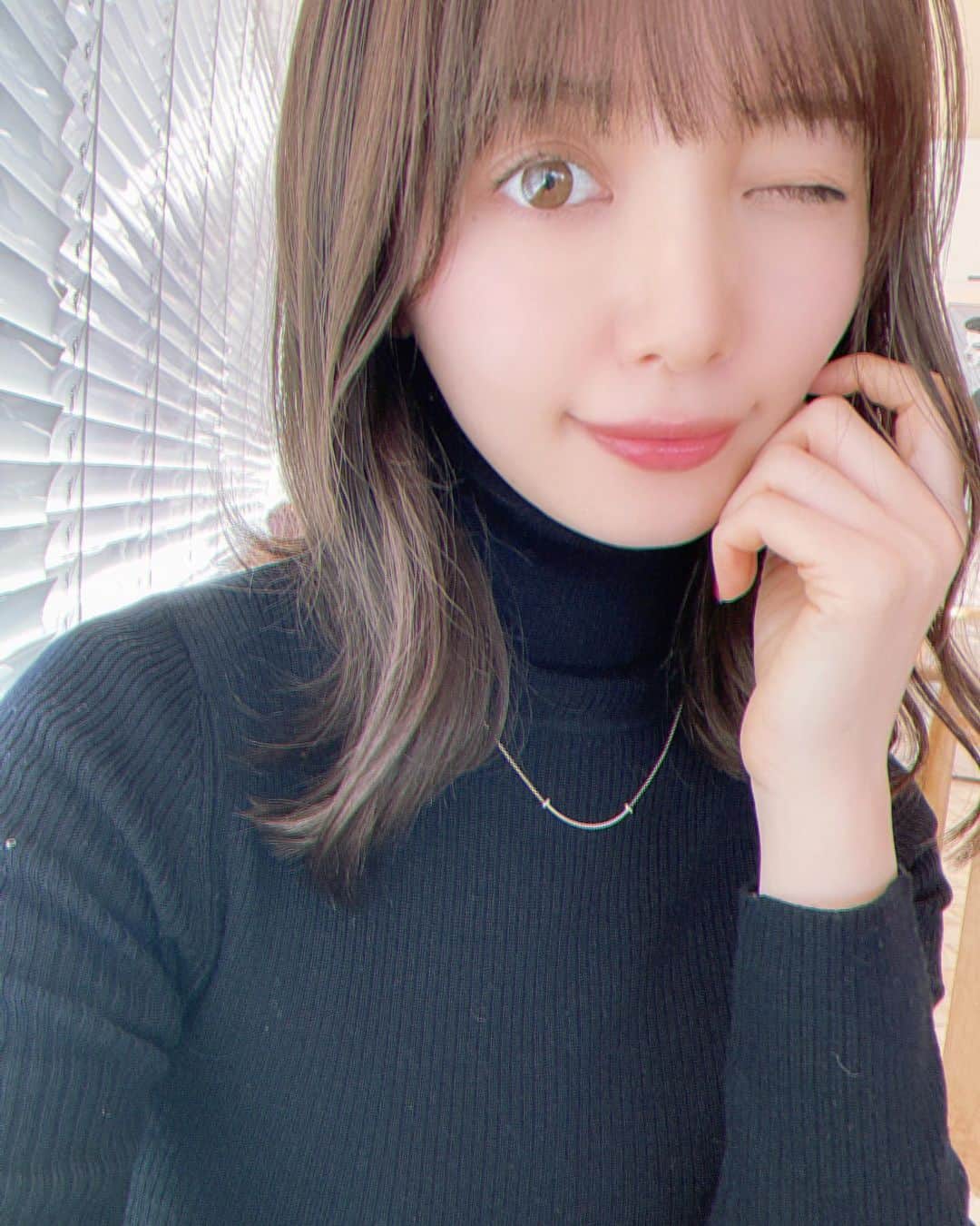 山根千佳さんのインスタグラム写真 - (山根千佳Instagram)「. . たまーに飲みたくなる抹茶ラテ🧸🌿  一月場所は前半から波乱続き！ 貴景勝関は綱取りのプレッシャーで 波に乗れていないだけならまだいい。 ここまで突っ張りの圧力がないと どこか怪我してるんじゃ？と思ってしまう😔 突き押し相撲と四つ相撲について 深く考えるいい機会になってるなぁ。  連載させて頂いている大相撲コラムも こんな事を書こうかなぁ？と練っています＊ . . #bills #cafe #ビルズ #bills表参道 #表参道カフェ  #明治神宮前 #明治神宮前カフェ  #抹茶ラテ #カフェ #山根千佳 #delicious #yammy #instagood #instagram #instadaily #greentea  #instalike #instafood #instamood  #instapic #instalove #japanesefood #followｍe #unknownjapan #selfie #ネックレス #tiffany #tiffanyandco」1月13日 20時31分 - yamane_chika