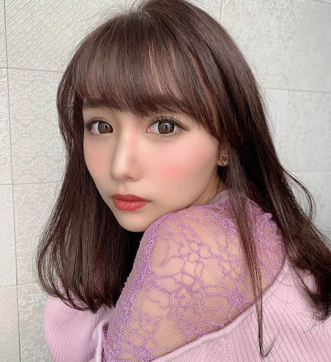 加藤里奈さんのインスタグラム写真 - (加藤里奈Instagram)「⋆ 真顔たち❤︎ ⋆ @ikko_hair さんありがとうございました！ どんだけ〜☝🏻 ⋆ #ootd #fashion #instafood #instagram #instalike  #hairstyle #outfit #code #coordinate #style #stylepoint #instafashion #instagood #instalike #ファッション #撮影 #ヘアアレンジ #ヘアスタイル #アレンジスタイル #ヘア #かとこ #コーディネート #コーデ #かとこーで #今日の服」1月13日 20時42分 - katoco0326