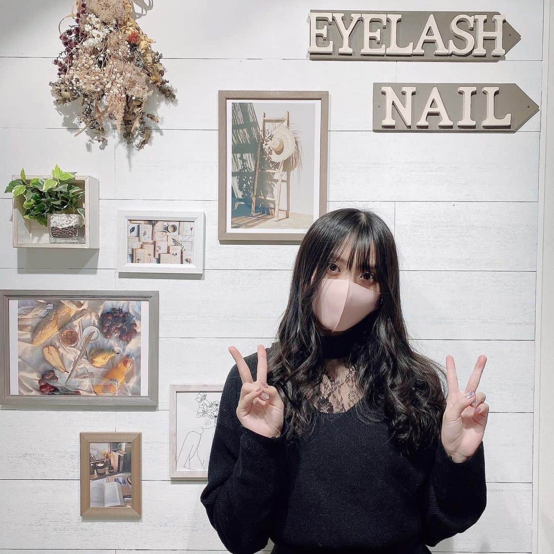 根岸愛さんのインスタグラム写真 - (根岸愛Instagram)「💅✨💅 newネイル💅💕 Lapis新宿店にて担当はmanamiさん(@lapis_manami )です🥰 もうずっとマグネットネイルがやめられず今回もまた少しだけ変えてみました🤣💕 #nail #lapis #magnetnails #lapisnail #ネイル #マグネットネイル #アシンメトリーネイル」1月13日 20時41分 - negishiai927