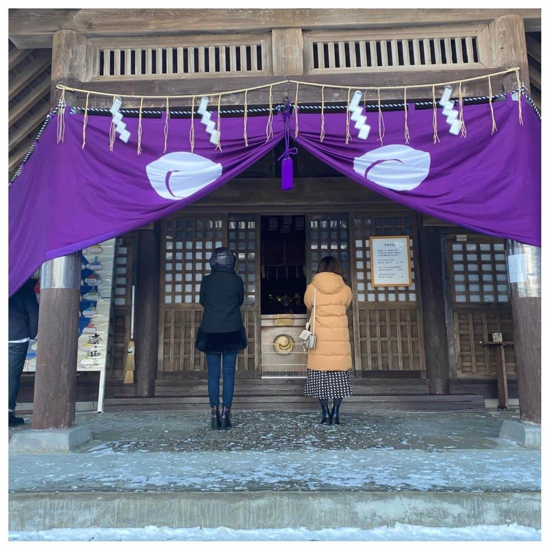 吉田夕梨花さんのインスタグラム写真 - (吉田夕梨花Instagram)「. 初詣⛩ . . . #shintoshrine  #カーリング御籤🆕 #今年も家族全員健康で過ごせますように🙏」1月13日 20時42分 - yurikayoshida77