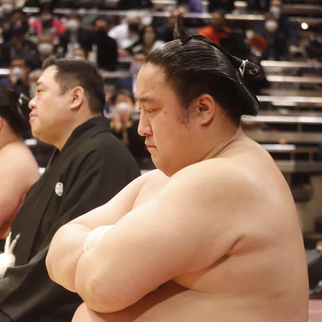 日本相撲協会さんのインスタグラム写真 - (日本相撲協会Instagram)「大相撲一月場所四日目 土俵下での力士の表情は、様々です。  @sumokyokai  #大相撲 #sumo #相撲 #力士 #お相撲さん #japanphoto #sumowrestlers #japanculture  #一月場所 #1月場所 #初場所 #東京 #佐田の海　#碧山　#照強　#翔猿　#輝　#玉鷲　#朝乃山　#阿武咲　#宝富士　#正代」1月13日 20時34分 - sumokyokai