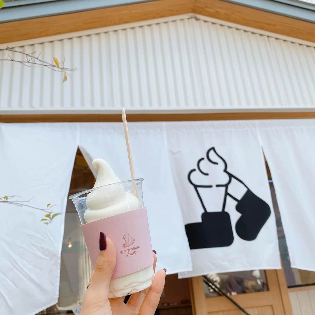 湯本亜美さんのインスタグラム写真 - (湯本亜美Instagram)「ㅤㅤㅤ 美味しいソフトクリーム 🍦 下にはヨーグルトが入っててとても美味でした 🐄🥛 寒くてもアイス食べたくなっちゃう なんでなの 〜」1月13日 20時38分 - amiyumoto_official