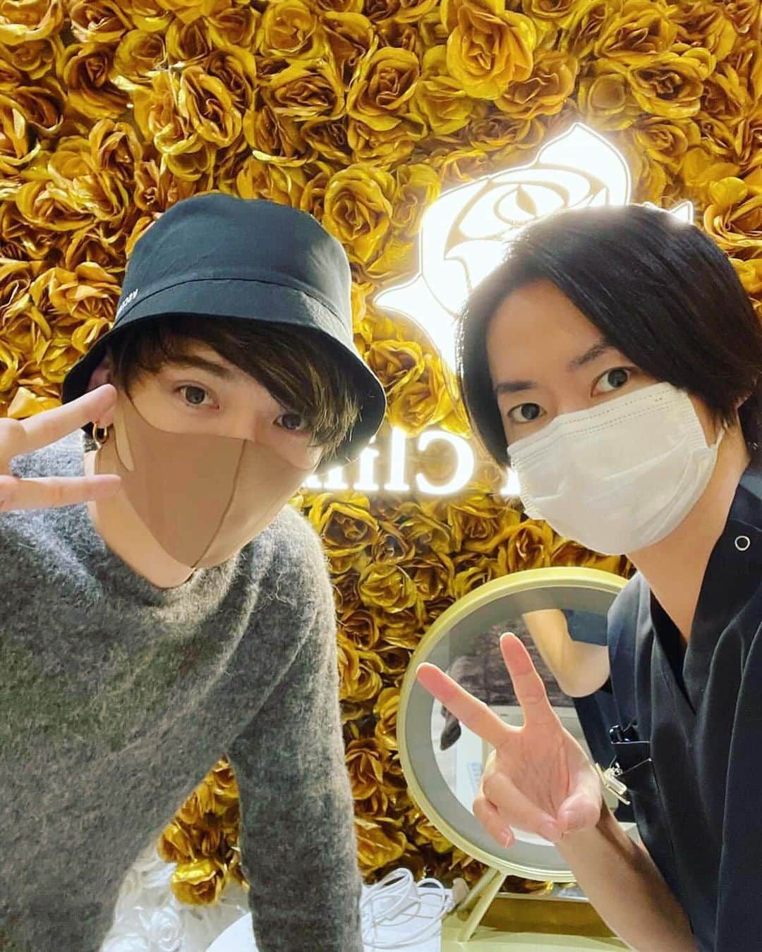 丘山晴己さんのインスタグラム写真 - (丘山晴己Instagram)「@bellefeelclinic さんでシミ取りして頂いちゃいました😊嬉しいいいい💕それとめちゃくちゃお店華やかで素敵でした 院長の @dr.hyodo 先生の肌ツルンツルンでした☀️✨　はー君もキレイキレイなります！　またよろしくお願いします🤲💕　@dr.pia_official の化粧品使うのも楽しみです✈️」1月13日 20時40分 - haruki_kiyama