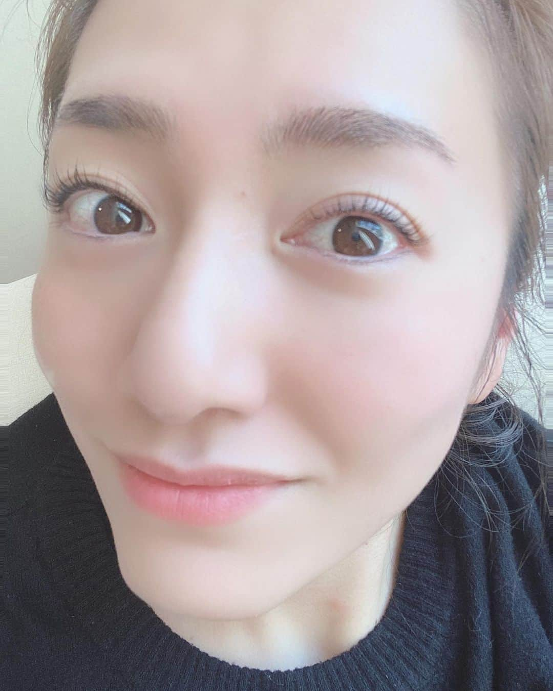 仁科仁美さんのインスタグラム写真 - (仁科仁美Instagram)「友達にやってもらったまつげパーマ♡ くるりん♡  脱・マツエク中♡  #マツエク　#卒業　#マツパー　#パリジェンヌ」1月13日 11時42分 - hitomi2471103