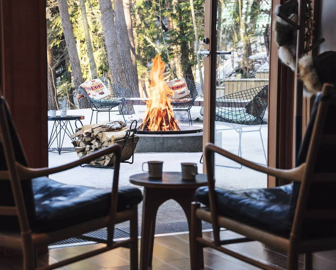 HOSHINOYA｜星のやさんのインスタグラム写真 - (HOSHINOYA｜星のやInstagram)「You can stay warm and cozy in the Cloud Terrace. #hoshinoyafuji #fuji #mtfuji #glamping #hoshinoya #hoshinoresorts #bonfire  #星のや富士#富士山 #グランピング #星のや #星野リゾート」1月13日 11時44分 - hoshinoya.official