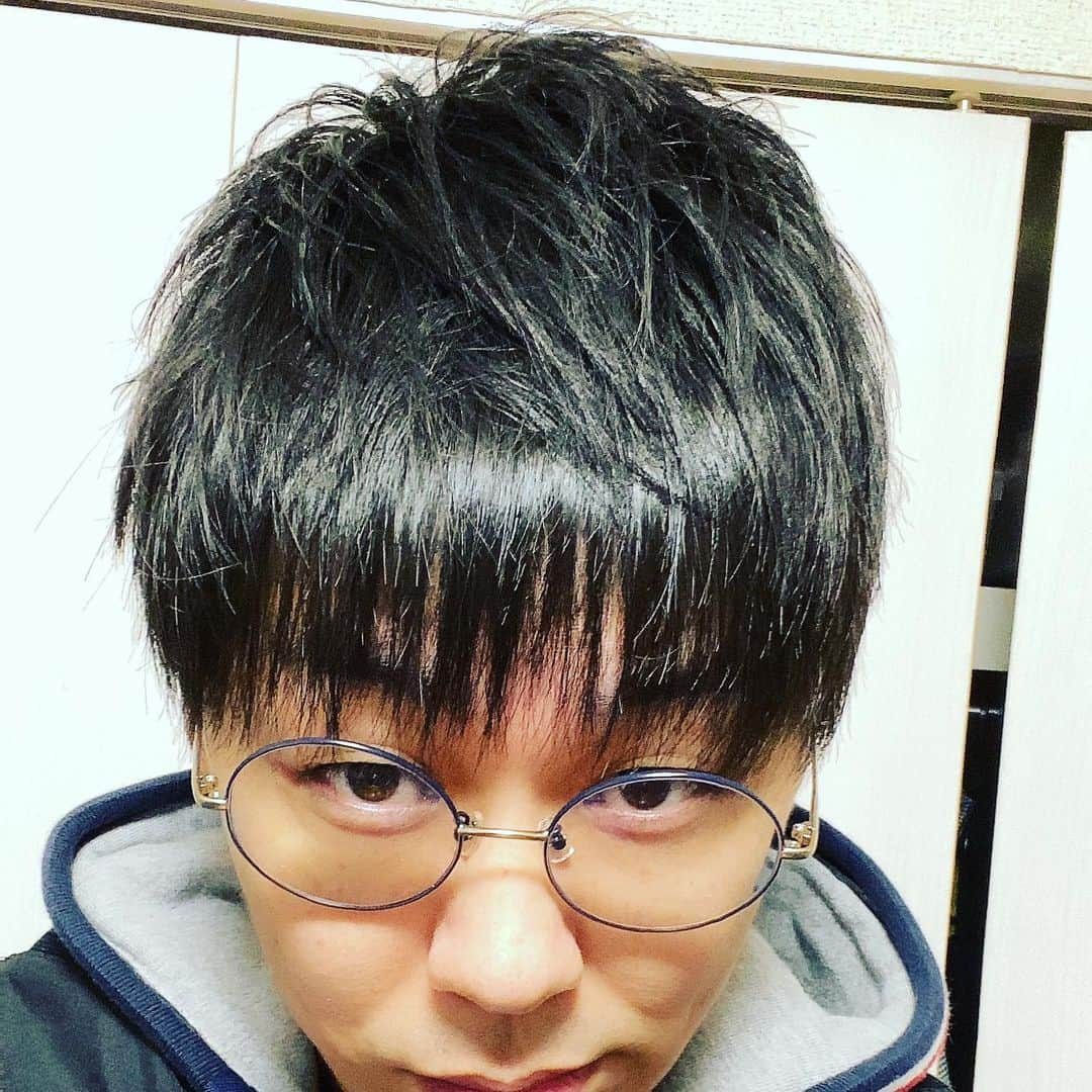 ジャガーともひろさんのインスタグラム写真 - (ジャガーともひろInstagram)「#after 中学生ぶりにツーブロックしたわ。 そろそろ誕生日 #39歳  #ジャガーズ」1月13日 11時54分 - jaguartomohiro