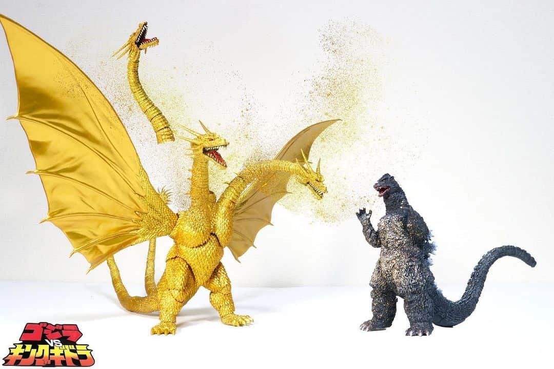 のインスタグラム：「Godzilla vs King Ghidorah 30th Anniversary🎊 「お前だけには絶対に負けない！」 #ゴジラ #ゴジラ1991 #キングギドラ #ギドゴジ #godzilla #kingghidorah  #godzillavakingghidorah  #特撮 #怪獣 #Monster #かっこいい #映画 #ぎわちん」