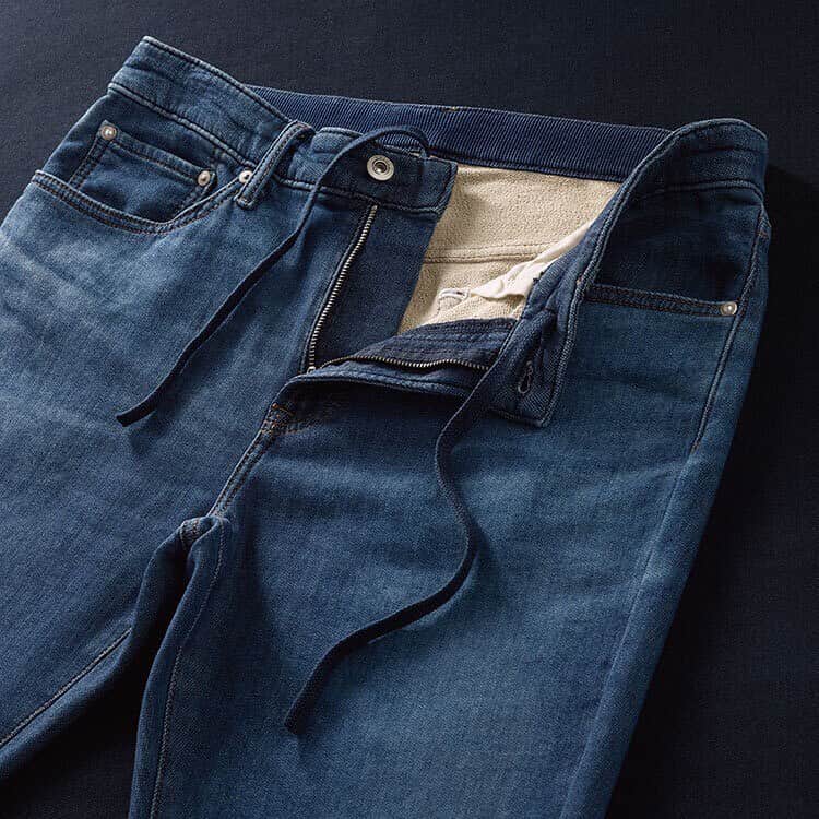 ユニクロさんのインスタグラム写真 - (ユニクロInstagram)「#UNIQLOmasterpiece A tried and true classic, evolved  We reimagined classic jeans with a unique focus on comfort. The result is a modern design with the ease of sweats and the authentic look of denim.  #LifeWear #UNIQLO  434435 EZY jeans」1月13日 12時38分 - uniqlo
