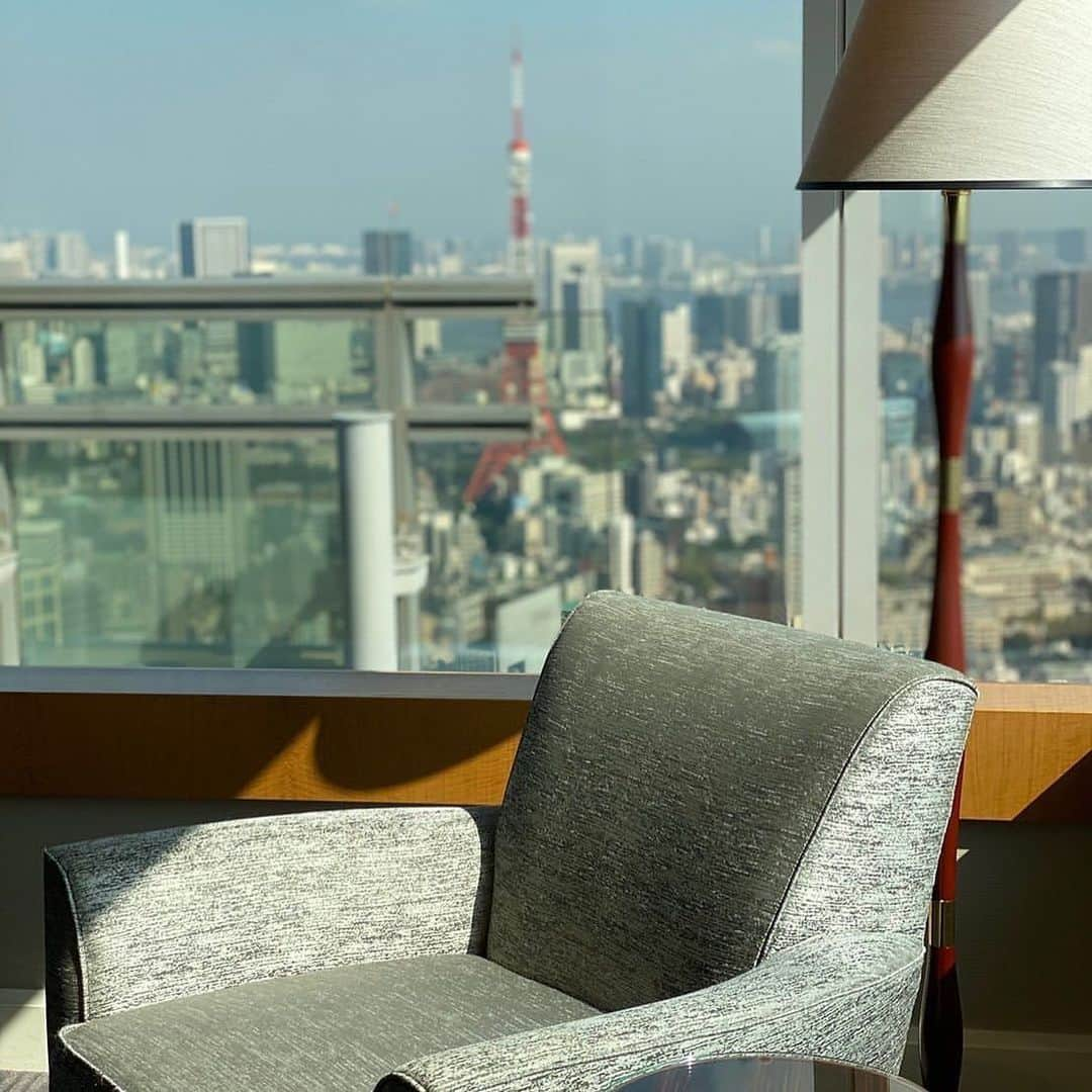 The Ritz-Carlton, Tokyoのインスタグラム：「東京は、空が澄み渡り気持ちの良い天気となりました。皆さま良い1日をお過ごしくださいませ。  The sun is shining and it’s a beautiful balmy day. -via @tak_stgram  #RitzCarltonTokyo #RCMemories」