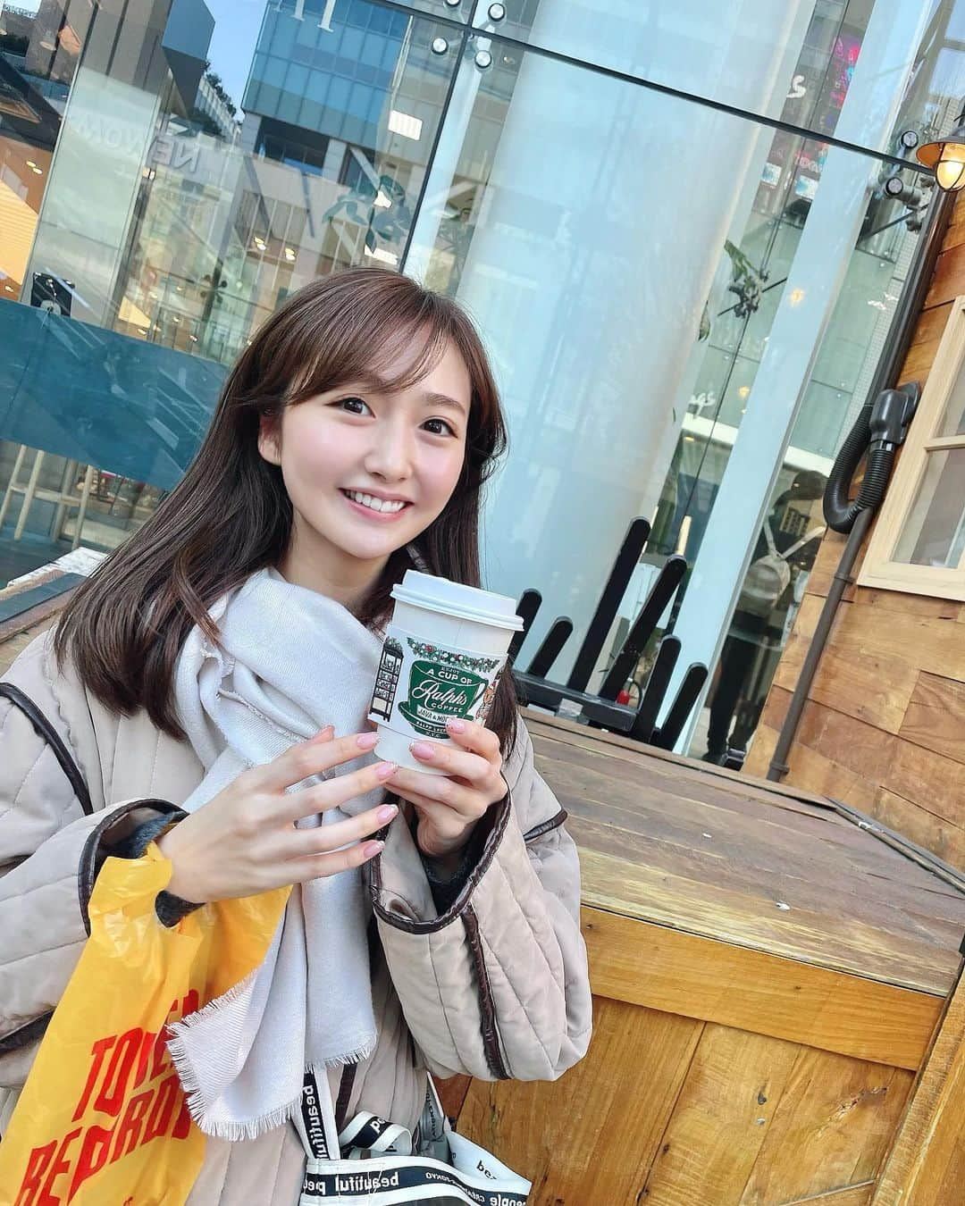 西村笑花さんのインスタグラム写真 - (西村笑花Instagram)「️☕️ ・ ・ インスタ更新したいのに 本当にお出かけを全然していなくて 写真がありません‥🥲🥲🥲 これは年末の写真🧸♡ (盛ろうと思ってアプリで撮ってもらった写真です😂) ・ 早く気軽にお出かけできるようになりますように🥺✨✨ おうちでできる楽しいことをたくさん 見つけたいなぁ〜😌🥨」1月13日 13時25分 - emika_nishimura