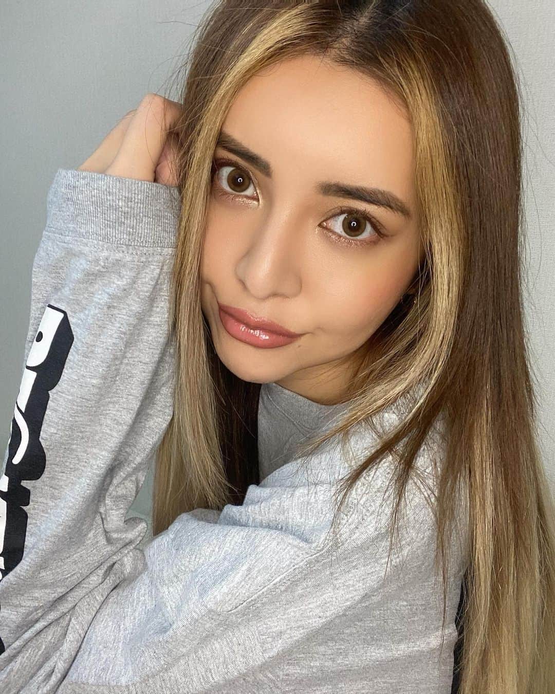 のインスタグラム：「💣🔥💣🔥 うち何歳に見えるんだろうw 年取ってもお色気ムンムンな年の取り方したいんだけどもーw まだ程遠いわなーw  エロスな女になりたいーww  #フィリピンハーフ#harestyle#swag#happy#tokyo#セルフィー」