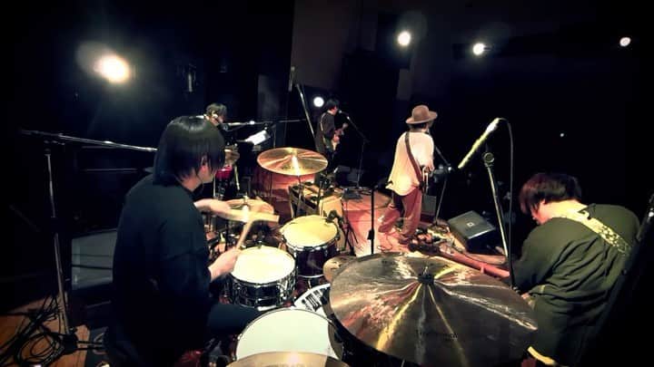 吉澤響のインスタグラム：「20201220 梅田TRAD 『Walk alone』/ セカイイチ  #セカイイチ #live #drums #drummer #gretsch #gretschdrums #Istanbulagop」