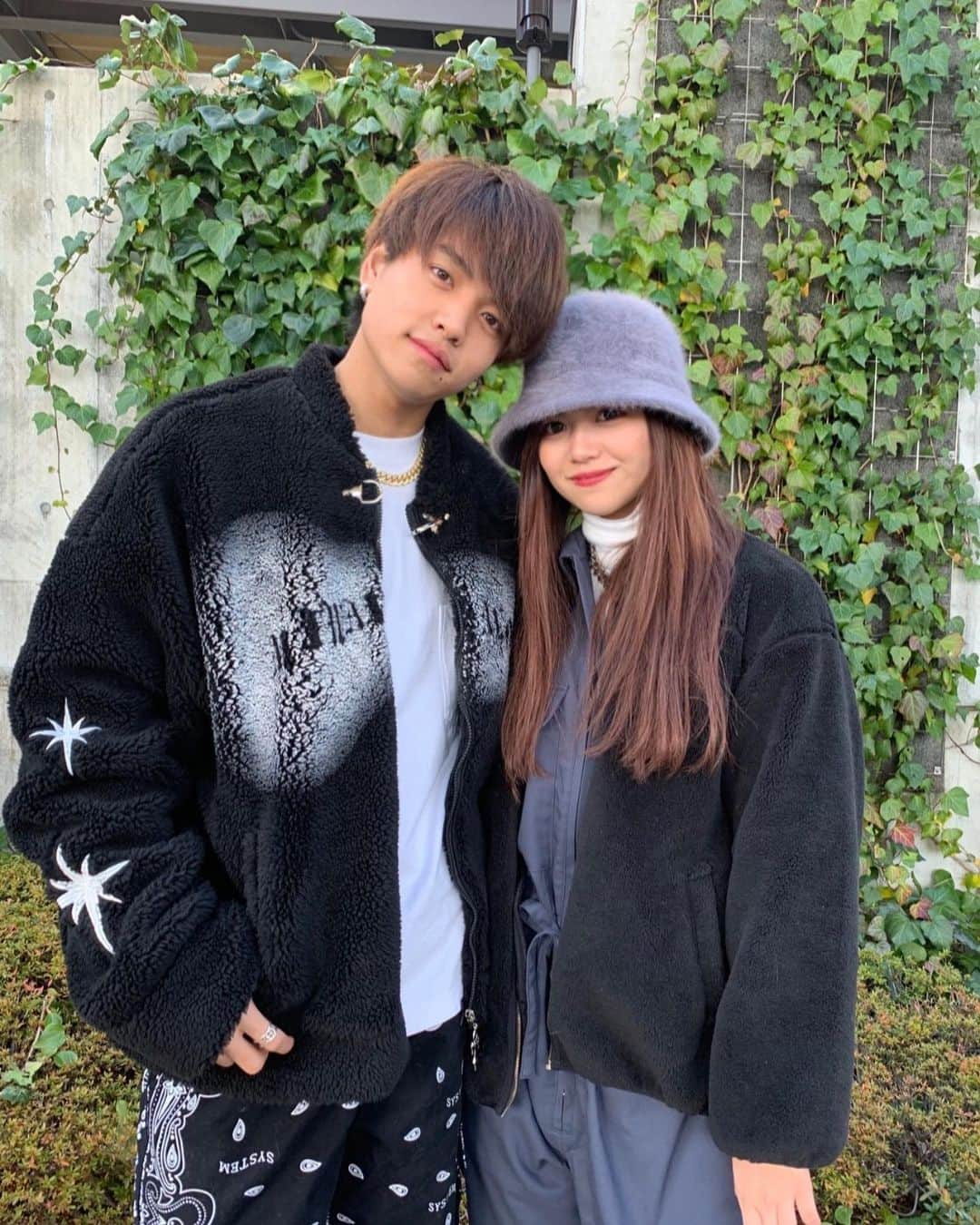 西川樹里のインスタグラム：「🧒🏻🤍👧🏻  #いぶじゅり #hypercouture #streetfashion #couplecode #lnkcode #ootd #3枚目何見てるのかな #服共有して着れるの嬉しい #love」