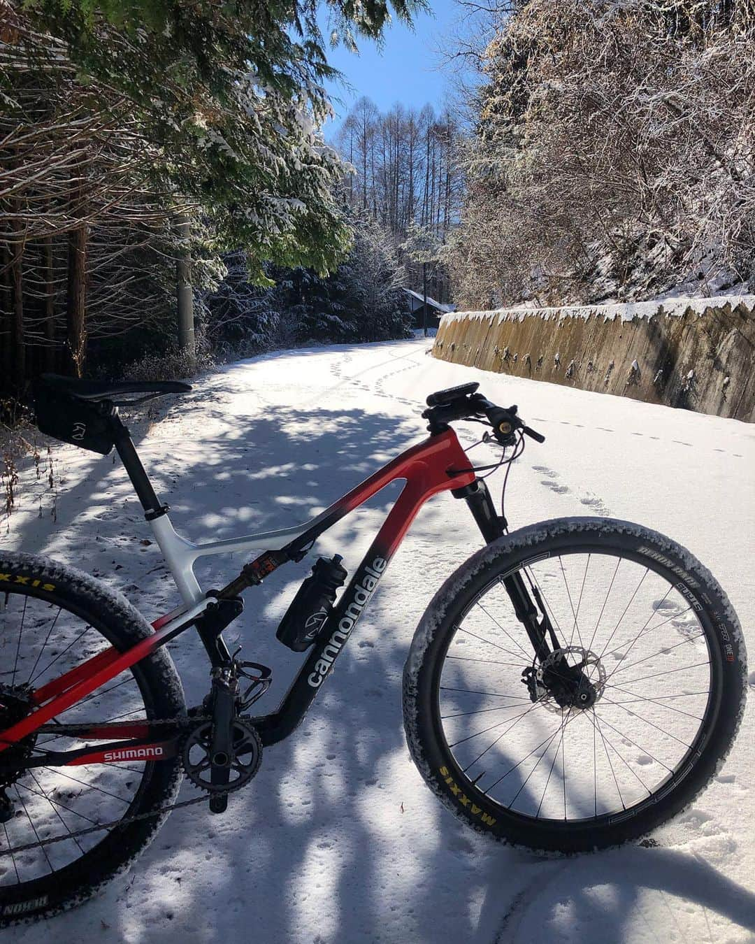 山本幸平のインスタグラム：「昨日までとは別世界へ！雪の上ライド気持ちいい‼️」