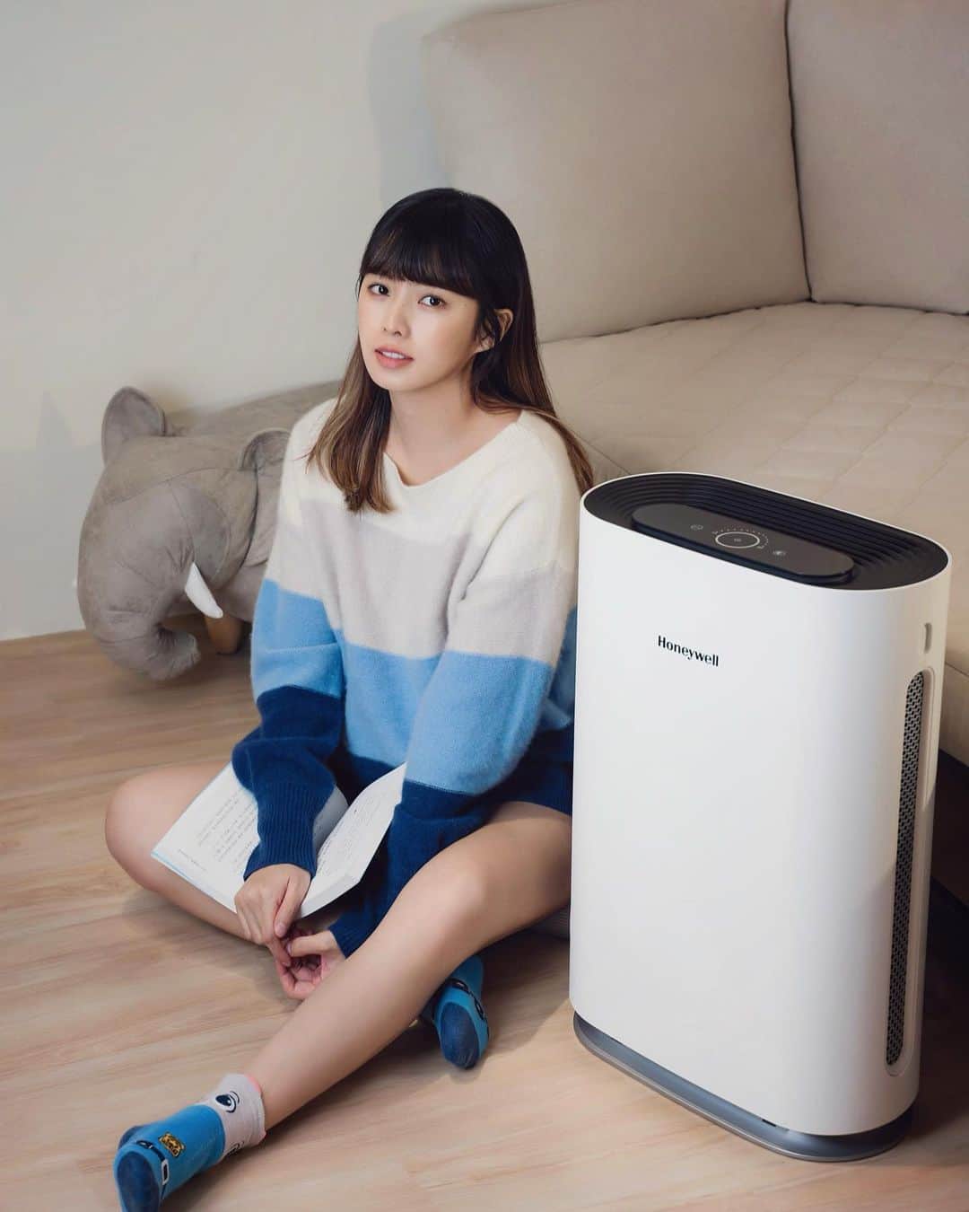 Dewi Chienのインスタグラム：「從小用到大的品牌～～過敏兒救星！接下來更要給寶寶一個高品質環境👶🏻✌🏼 - #Honeywell#空氣清淨機#BeaHoneyweller#肚子不見惹」
