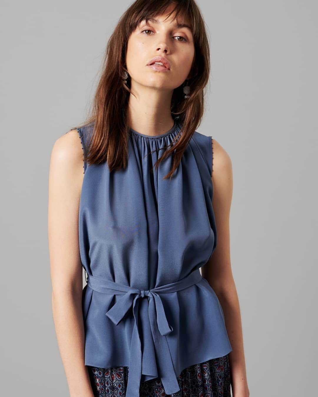 ミーガンパークのインスタグラム：「Classic beauty // the Silk Belted Top is finished with delicate seed bead detailing along the arm seams. Find this piece online or in store as part of our summer sale - on now x」