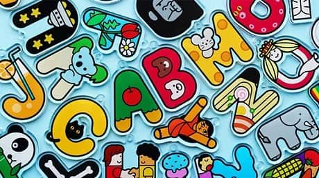 のインスタグラム：「＜来夢来人＞﻿ 来夢来人のポップアップショップが「BEAMS JAPAN 4F」にオープン！﻿ ﻿ ﻿ 昨年“めちゃくちゃかわいいイニシャルキーホルダー”でSNSをザワつかせた＜来夢来人（ライムライト）＞が、「ビームス ジャパン（新宿）」4階にポップアップショップをオープン！﻿ ﻿ 看板商品のキーホルダーをはじめ、天久聖一＆よシまるシンによる、ポップで毒のあるロゴステッカーなど多数ご用意しました。﻿ ﻿ 『非売品』を、売る。﻿ また、2021年のNEWライン『非売品』シリーズも同時発表！ 『私は、売らない』をコンセプトに、シンボルアイテムのピンバッジ、パーカー、スウェットをご用意しました。﻿ ﻿ 混沌極まる現代に、価値観の反転と、自分自身の再確認を掲げる非売品アイテムをどうぞお見逃しなく！﻿ ﻿ ※新型コロナウィルスの影響により、営業日や営業時間を変更する場合がございます。各店舗までお問い合わせください。﻿ ﻿ 開催期間　2021年1月15日（金）～1月31日（日）﻿ 開催店舗　ビームス ジャパン 4階  BEAMS JAPAN 4F﻿ ☎︎03-5368-7328﻿ @beams_japan﻿ @tokyo_cultuart﻿ #beams ﻿ #beamsjapan﻿ #beamsjapan4th #来夢来人 #天久聖一 #よシまるシン」