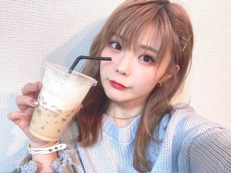 川村虹花さんのインスタグラム写真 - (川村虹花Instagram)「カフェラテ毎日のんでる🤍☕✧ みんなはなんの飲み物がすきですか！ ． #ノンシュガー派 #ブラックはのめない  #カフェラテ好き」1月13日 14時20分 - nanaka_kawamura