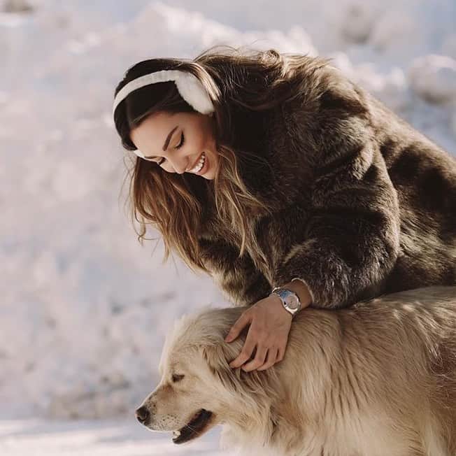 アイスウォッチさんのインスタグラム写真 - (アイスウォッチInstagram)「The best therapist has fur and four legs 🥰😁🐾🐶 (📸 @angelacaloisi) #icewatch #changeyoucan #icesteel #love #dog #pets #petsofinstagram #happiness #winter #snow」1月13日 14時41分 - icewatch