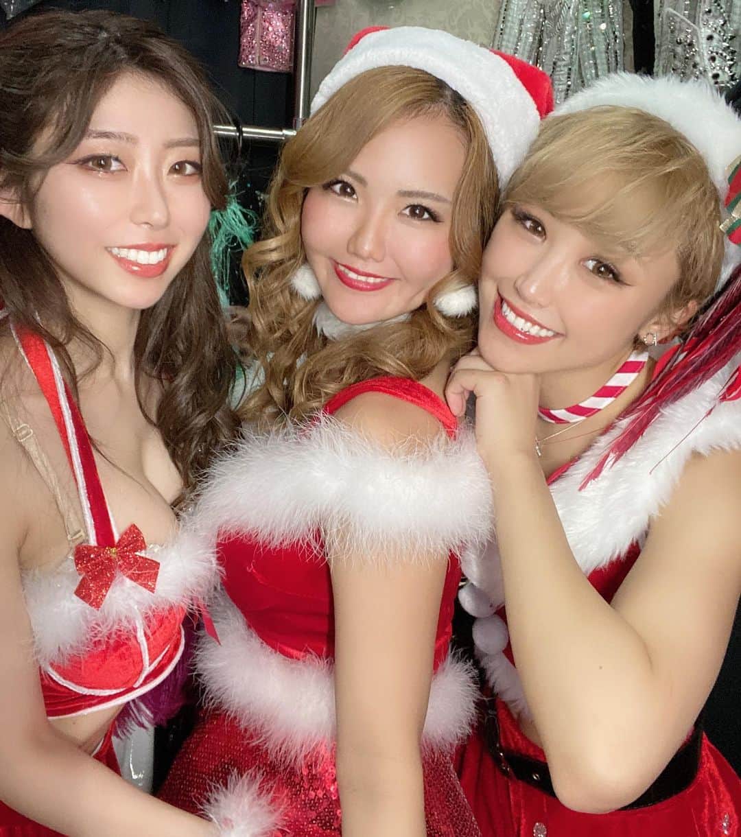 KARENのインスタグラム：「、 あ！ いい感じの写真なのに 載せ忘れてた、、、 季節はずれだけど載せちゃう(❁´ω`❁) 、 #バーレスク東京 #バーレスク #バーレスク東京かれん #六本木 #ショーパブ #ショー #ダンス #burlesque #ショーガール #エンターテインメント  #burlesquetokyo #dance #roppongi #xoxo #girl #me #l4l #show #showgirl #dance #dancer #japan #japanesedancer #instagood #ダンス好きな人と繋がりたい」
