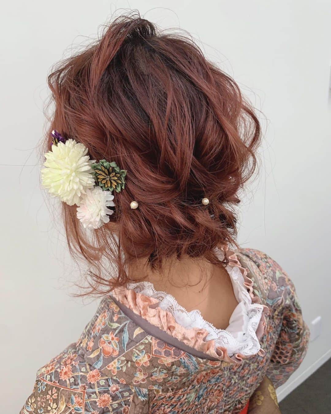 のインスタグラム：「. . . . . こんな可愛いヘアアレンジ初めてしました、嬉しいっ🥺♥︎ . . . . . #pimms #idol #kawaii #cute #japan #tokyo #vasara #日本 #東京 #秋葉原 #御茶ノ水 #神田明神 #着物 #着物ヘア #ボブヘアアレンジ #ヘアアレンジ #メイク #着物ヘアアレンジ #レトロ #レトロ着物  #新成人 の皆様、ご成人おめでとうございます㊗️」