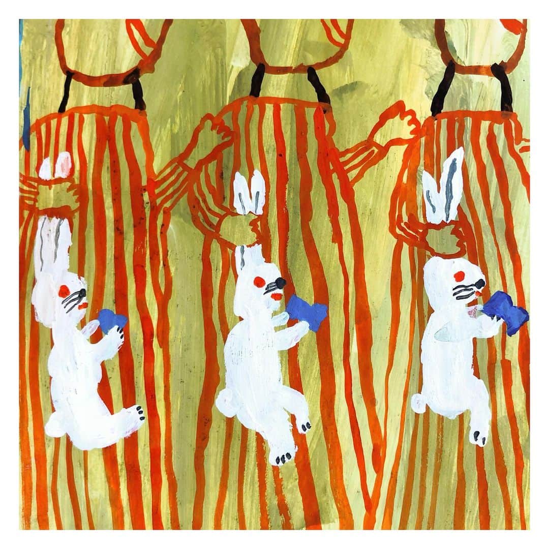 Mogu Takahashiのインスタグラム：「📚 Okay, borrow rabbits reading books from the library. #mogutakahashi」