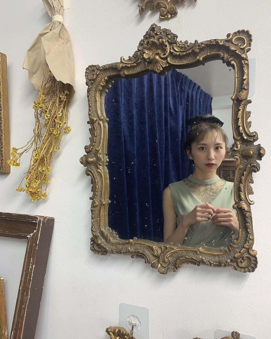 安藤笑さんのインスタグラム写真 - (安藤笑Instagram)「. . 見てる…🤍 . . #Amour」1月13日 16時25分 - emichii87