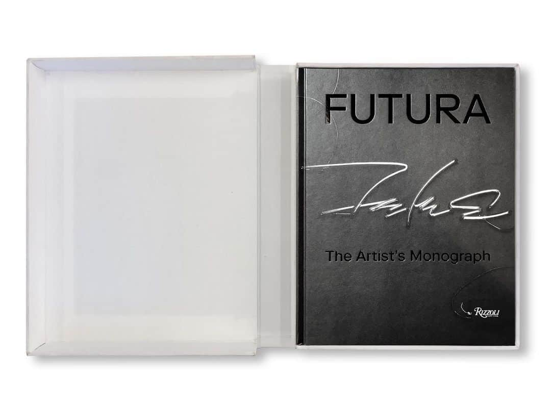 DOVER STREET MARKET GINZAさんのインスタグラム写真 - (DOVER STREET MARKET GINZAInstagram)「‘FUTURA: THE ARTIST'S MONOGRAPH - DELUXE EDITION’ arrives on Friday 15th January at Dover  Street Market Ginza 7F BIBLIOTHECA and on the DSMG E-SHOP  This is a special deluxe edition of the trade edition--available in a quantity of 248 units. Each book is housed in a fabric clamshell slipcase that's been hand embellished—individually—by the artist; each special deluxe edition is entirely unique. Every slipcase features a spraypainted exterior, featuring a masking technique that features the artist's signature, in an alternative and complementary design to the monograph's normal cover. The custom clamshell will be available in one of 9 colors. Written by Futura,  Contribution by Takashi Murakami and Virgil Abloh and Agnès b and Jeffrey Dietch @futuradosmil @futuralaboratories @icnclst #futura @rizzolibooks @rizzolibookstore #rizzolinewyork #rizzoli @doverstreetmarketginza @post_books @twelvebooksdistribution」1月13日 16時37分 - doverstreetmarketginza