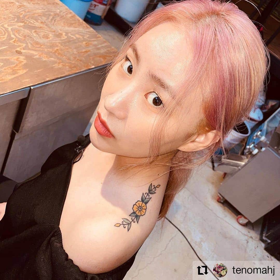 Urban Zakapaのインスタグラム：「#Repost @tenomahj • • • • • • 촬영중 🖤 with @hyominnn」
