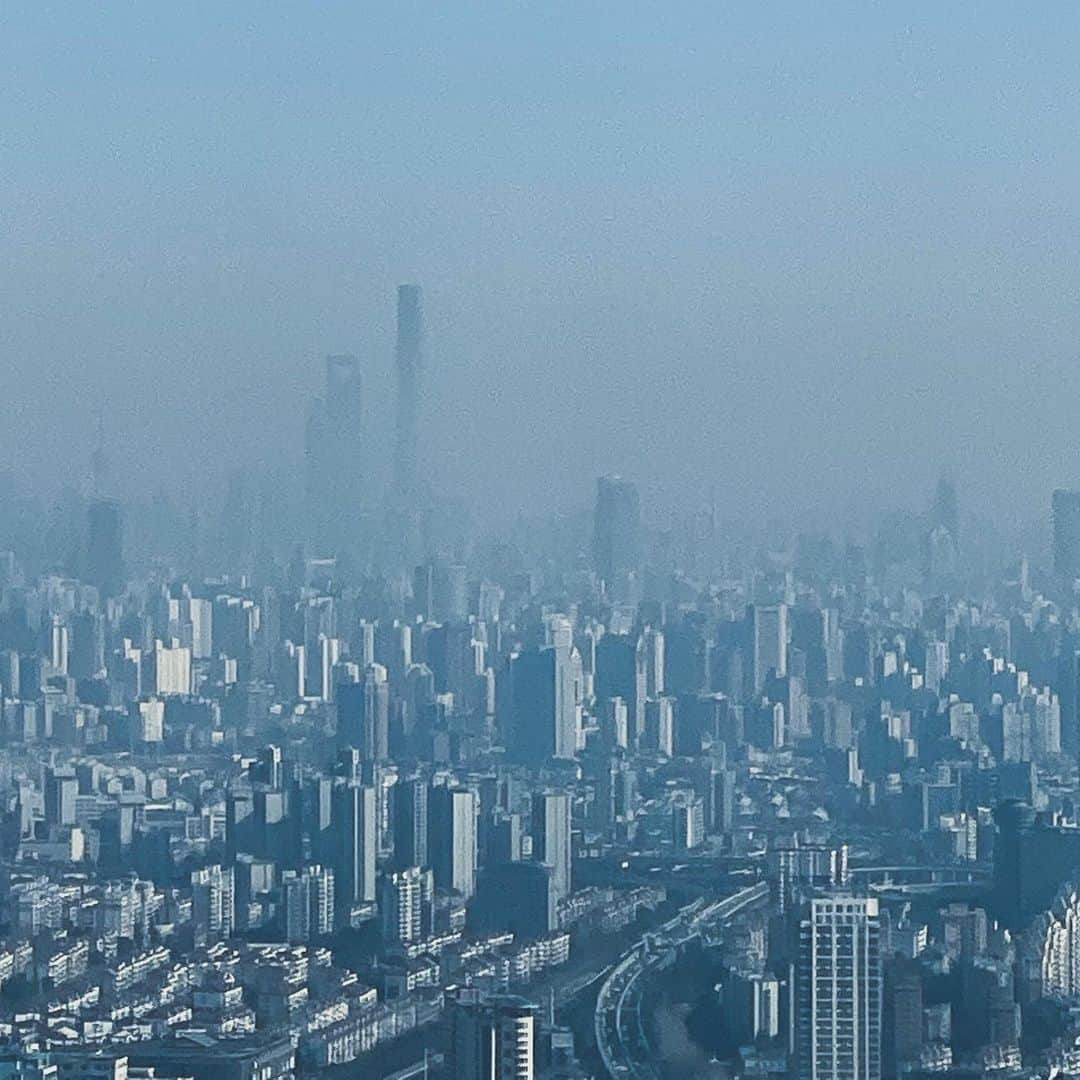 リウ・ウェンのインスタグラム：「#WenInFlight」