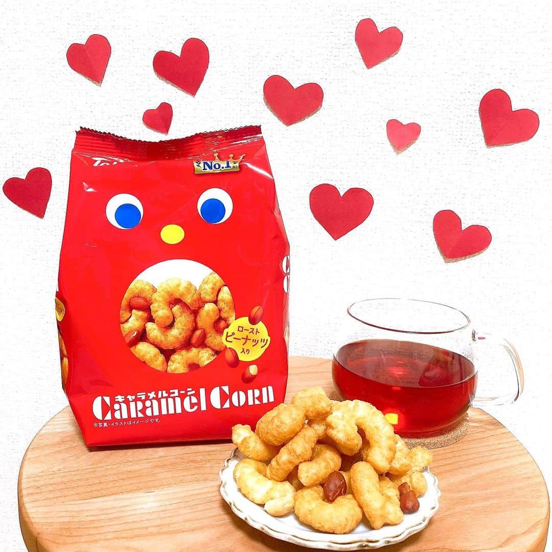 東ハト　キャンペーンさんのインスタグラム写真 - (東ハト　キャンペーンInstagram)「. 【キャンペーン投稿例】  キャラメルコーン大好き❤ 誕生50周年！ 100年ブランド目指してFight✊🏻✨  #カメラでキャラメルコーン @tohato_caramelcorn  . ↑↑↑↑↑↑↑↑↑↑↑↑↑↑↑↑↑↑↑ 📷カメラでキャラメルコーン📷 ご参加のみなさんありがとうございます😊  ⚠️注意事項⚠️ #カメラでキャラメルコーン @tohato_caramelcorn  上記2つを必ず本文にご記入下さい🌿  みなさんと一緒に映った写真も、 キャラメルコーン単体の写真もどちらも大歓迎です❤️  みなさんのご参加心よりお待ちしております✨ キャラメルコーンと一緒に素敵な思い出をつくりましょう😆🎵  . #東ハト#tohato#トーハト#キャンペーン#写真投稿キャンペーン#投稿キャンペーン#インスタグラムキャンペーン#キャラメルコーン#誕生50周年#caramelcorn#甘党部#おうちじかん#おうちおやつ#おやつタイム#おやつの時間#しあわせの時間#お菓子好きな人と繋がりたい#カメラ#写真部#写真好きな人と繋がりたい#お菓子プリ#ネタプリ#スナック#おうちカフェ#おうちでキャラメルコーン#makeyoursweetmemories」1月13日 17時20分 - tohato_caramelcorn