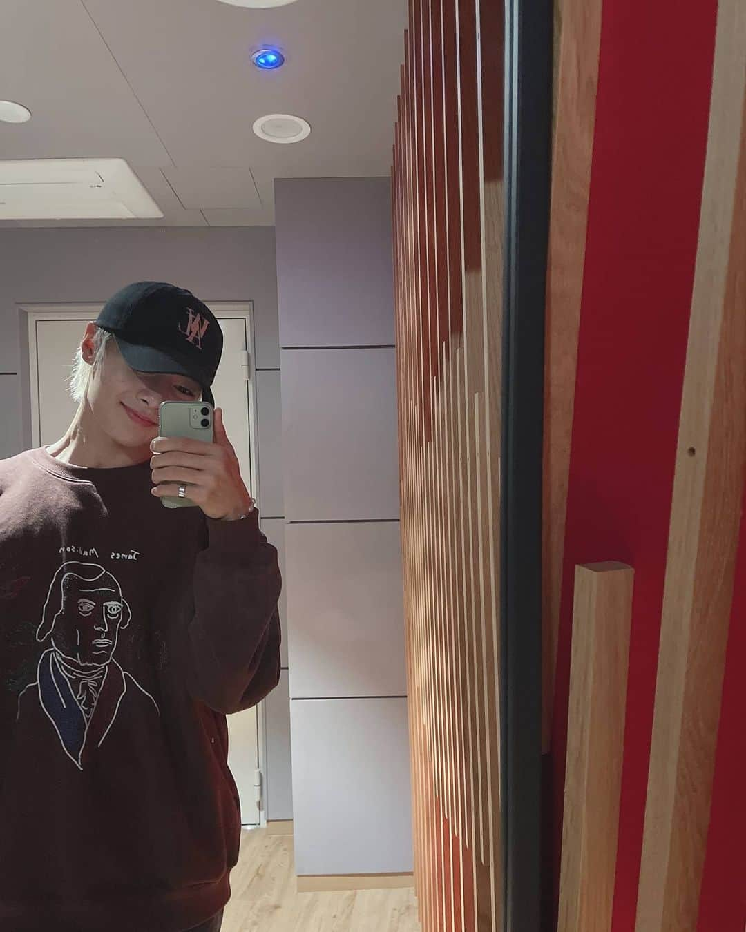 Stray Kidsさんのインスタグラム写真 - (Stray KidsInstagram)「어제💕 #StrayKids#STAY#OOTD#IN스타그램#🦊」1月13日 17時26分 - realstraykids