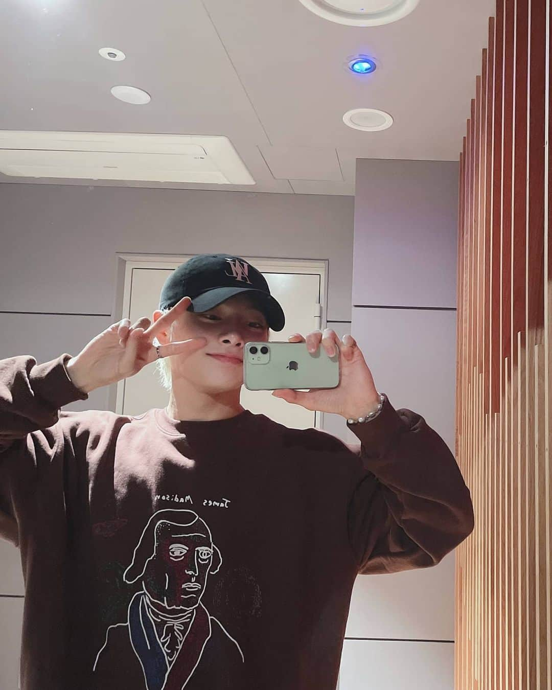 Stray Kidsさんのインスタグラム写真 - (Stray KidsInstagram)「어제💕 #StrayKids#STAY#OOTD#IN스타그램#🦊」1月13日 17時26分 - realstraykids