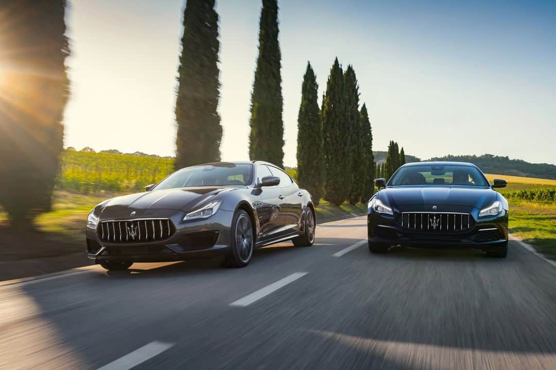 Maserati Japan | マセラティ ジャパンさんのインスタグラム写真 - (Maserati Japan | マセラティ ジャパンInstagram)「MASERATI QUATTROPORTE Open Door Weekend  2021.1.16 (SAT) – 17 (SUN)  今週末、1月16日（土）、17日（日）の2日間にわたり、“MASERATI QUATTROPORTE Open Door Weekend”と題してマセラティのフラッグシップモデル、クアトロポルテをご紹介いたします。  最新のモデルには、より一層ラグジュアリーを追求する方のためのグランルッソとよりダイナミックなスタイルにフォーカスしたグランスポーツの2種類のトリムオプションをご用意。さらに、今だけの２つの希少な限定モデル、「QUATTROPORTE Royale」と「QUATTROPORTE ZEGNA PELLETESSUTA™」もお選びいただけます。  この機会に、アグレッシブでありながら、時を経ても色褪せることのない気品と存在感を放つフラッグシップモデル、クアトロポルテをご体感ください。  ＊展示車両のラインナップは、ショールーム毎に異なります。詳細は担当営業までお問い合せください。 ＊写真は欧州仕様車です。一部日本仕様車と異なる場合があります。 ＊新型コロナウイルスの感染拡大防止の観点から、各ショールームでのご対応を制限させていただく場合がありますので、予めご了承ください。  詳しくはこちら。 https://www.maserati.com/jp/ja/news-event/maserati-quattroporte-open-door-weekend-january-2021  #Maserati #マセラティ #MaseratiJapan #マセラティジャパン #Quattroporte #クアトロポルテ #RoyaleEdition #ロイヤルエディション #ErmenegildoZegna #エルメネジルドゼニア #pelletessuta」1月13日 18時12分 - maseratijp