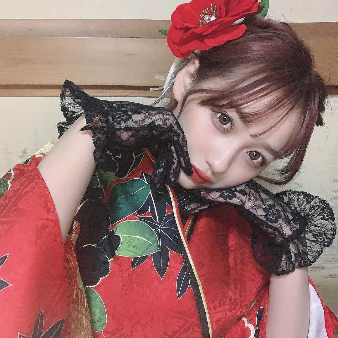 白川れなのインスタグラム：「振袖の写真いっぱいあげる🥀🥀﻿ ﻿ ふぉとばいママ📸 ﻿ @joyful_eli  ﻿ ﻿ ﻿ ﻿ ﻿ ﻿ ﻿ ﻿#ジョイフル恵利  #ピンクカラー #ピンクベージュ#振袖 #振袖ヘア #成人式ヘア #成人式 #daily_photo_jpn #socialdistancing #makeup #美容学生 #メイク #lilac #バンド#portrait #좋아요 #소통 #팔로우 #팔로미 #오오티디 #데일리룩 #패션 #뷰티스타그램 #메이크업 #셀카 #赞 #粉我 #我的最愛 #韓国ヘア」