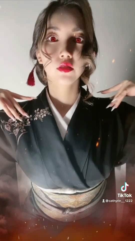 のインスタグラム：「「頭を垂れてつくばえ… 平伏せよ、、、」💉👹  #鬼滅の刃  #鬼舞辻無惨コスプレ  hair @1c_ken39」
