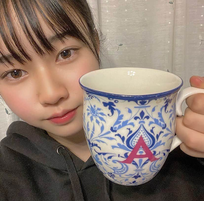 仲吉玲亜さんのインスタグラム写真 - (仲吉玲亜Instagram)「❄ 寒い日が続きますね～🥱  ココアで体を温めました🕯🤍  #仲吉玲亜 #スターダスト #冬」1月13日 18時40分 - reianakayoshi_official