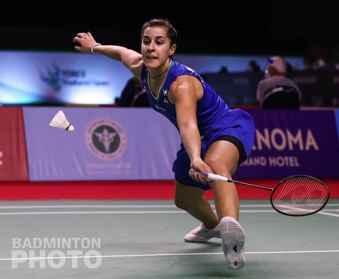キャロリーナ・マリンのインスタグラム：「Gran victoria en el primer partido del año! Seguimos! 💪🏻🐺🔥 Great victory in the first match of the year! Onwards! 🏸🇹🇭  #PuedoPorquePiensoQuePuedo #CourtsAreCalling #YonexThailandOpen」