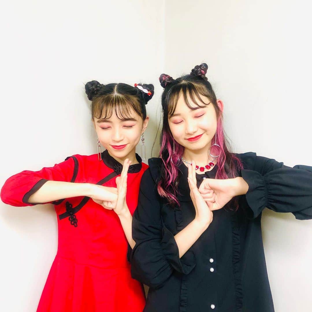 ニコ☆プチのインスタグラム：「🐼🇨🇳🐼🇨🇳 チャイボーグやってみちゃいました🐼  ニコ☆プチTVチェックしてね🔥 使ったアイテムも紹介してるよん🐼💛  #チャイボーグ  #大里菜桜  #川合菖蒲 #めめメロ」