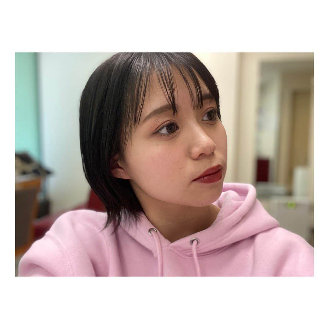 高木紗友希さんのインスタグラム写真 - (高木紗友希Instagram)「Dead by Daylightというゲームにハマってしまった私(激弱)。発電機を治す時に、タイミングを合わせて上手くボタンを押さないと爆発しちゃうんだけど、私はそれがへたくそすぎて、朋子に「えーっと、さゆきはやめとこっか😊」と言われてしまったでやんす。絶対にLボタン押すの上手くなってみせる！！！！！#負けん気」1月13日 18時43分 - sayuki_takagi.official