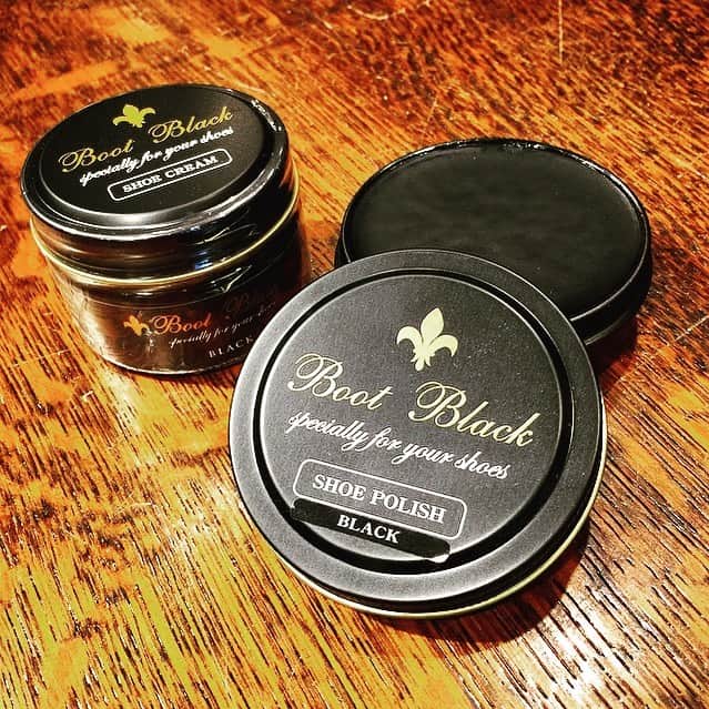 bootblack_officialさんのインスタグラム写真 - (bootblack_officialInstagram)「Black is always elegant. It is the most complete colour in the whole world, made of all the colours in the palette.  #columbus#bootblack#shoecare#shoeshine#shoepolish#shoegazing#shoestagram#mensshoes#mensfashion#leathershoes#madeinjapan#japanmade#black」1月13日 18時49分 - bootblack_official