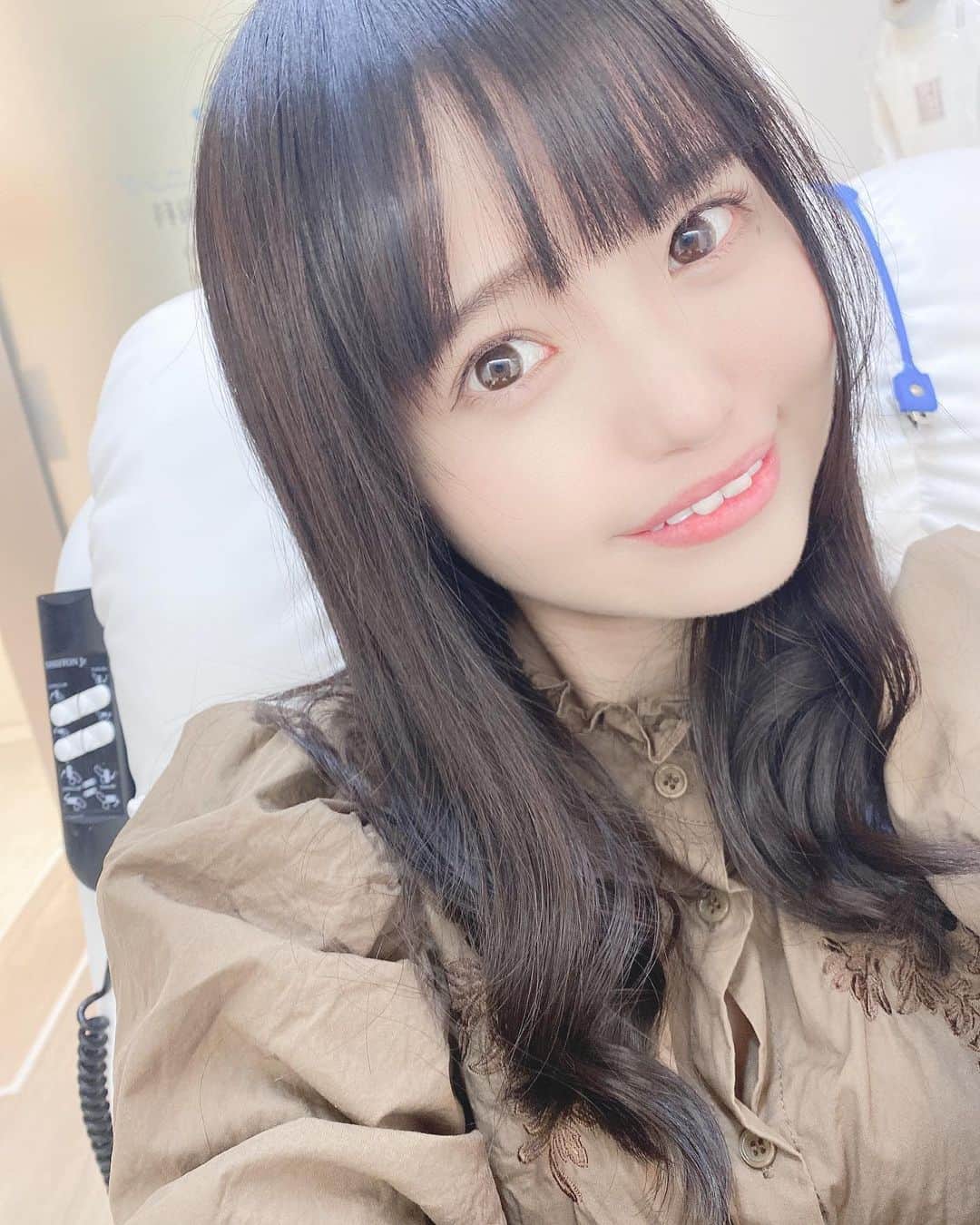 のインスタグラム：「ホワイトニングいきました！ わたしはあまり痛くないコースを3回照射してます スターホワイトニングってところ 白い歯ってだいじだもんね！  #anime #ホワイトニング #catsofinstagram #dogsofinstagram #explore #idol #自撮り界隈　#nutuk #naturephotography #アイドル　#japanesegirls #japaneseidol #followforfollowback #followｍe #ロリータ #ロリ」