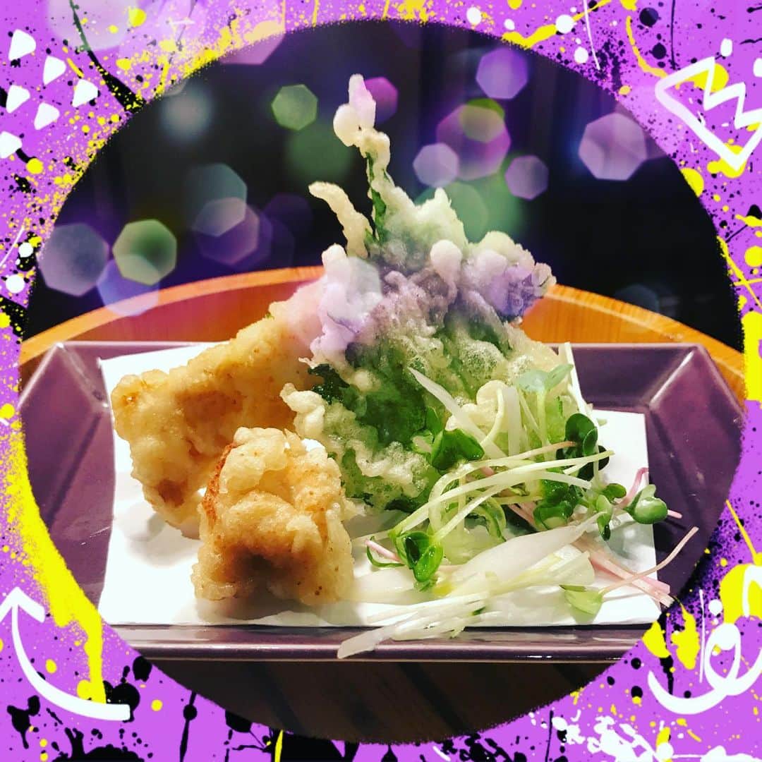 うまかもん九州料理 九州魂天王寺店のインスタグラム：「まいど九州魂（くすだま）天王寺店です！  本日のお通しは天ぷら盛り合わせ！ もちろん揚げたてですよ〜  晩御飯にモツ鍋いかがですか！？  ご来店、お待ちしてます！  #阿倍野居酒屋 #阿倍野グルメ #天王寺グルメ #もつ鍋とハイボール #馬刺しと焼酎 #炭火焼きと焼酎 #餃子とビール #活き貝と日本酒」