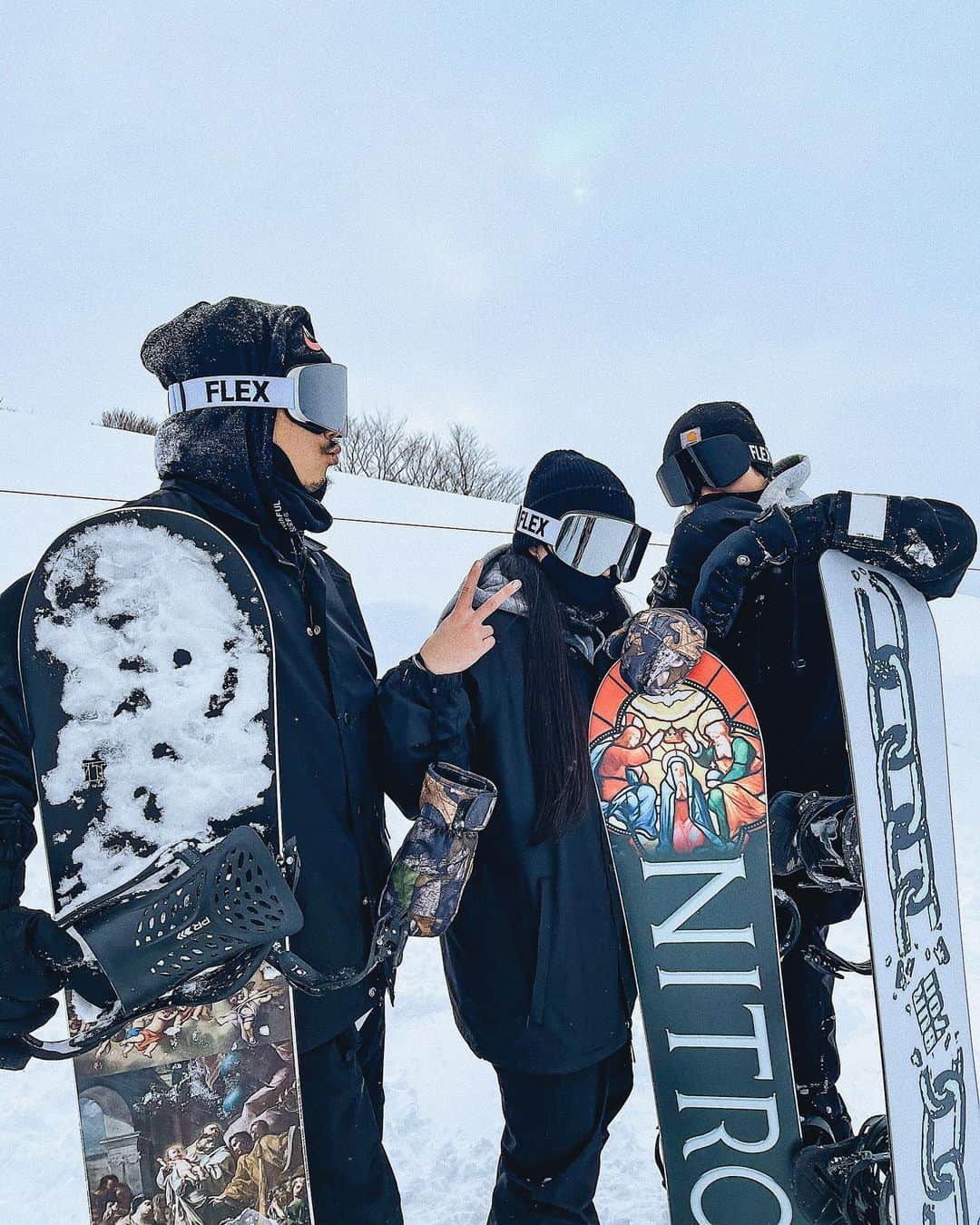 KANJIさんのインスタグラム写真 - (KANJIInstagram)「みんなでFLEXのゴーグルおそろ🥽ふっつーに良いゴーグルなのw ㅤㅤㅤㅤㅤㅤㅤㅤㅤㅤㅤㅤㅤ フレームレスだから視界良好🔥 これから本格的にシーズン始まるから今のうちにGETしよう✨ ゴーグル→ @flex_japan ㅤㅤㅤㅤㅤㅤㅤㅤㅤㅤㅤㅤㅤ ㅤㅤㅤㅤㅤㅤㅤㅤㅤㅤㅤㅤㅤ ーーーーーーーーーーーーーーーーーーーー #スノボ#スノボー #スノボーウェア #スノボウェア #スノボー🏂 #スノボ男子 #スキーゴーグル#スノボゴーグル #ゴーグル#goggles #スノーボード #スノーボード🏂 #スノーボーダー #フレームレスゴーグル #スノーゴーグル #flex_japan#メンズファッション#メンズコーデ#メンズコーディネート#snowboarding #snowboard」1月13日 19時09分 - ing_1000